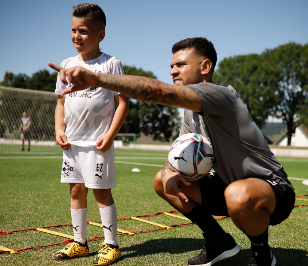 Parker Academy – Hintergrund